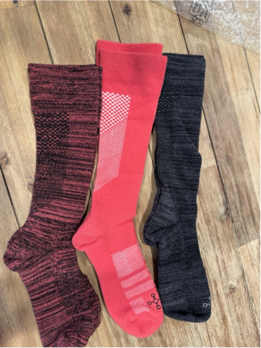 Tommie Copper 3 Pack SnugStay Knee High Compression Socks Black Coral 7-9.5 M